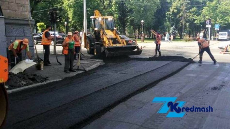 ПрАТ Кредмаш допомагає відновлювати дороги Кременчука