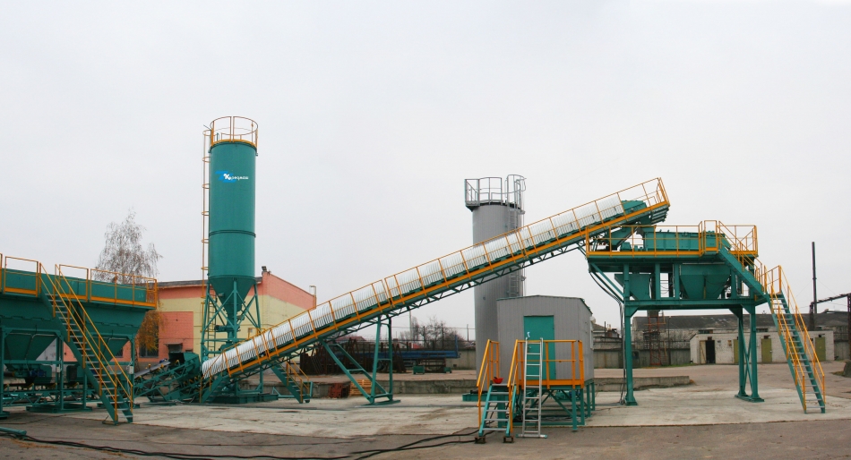 На виставковому майданчику Кредмаш змонтовано ґрунтозмішувальну установку нового покоління ДС-50Б